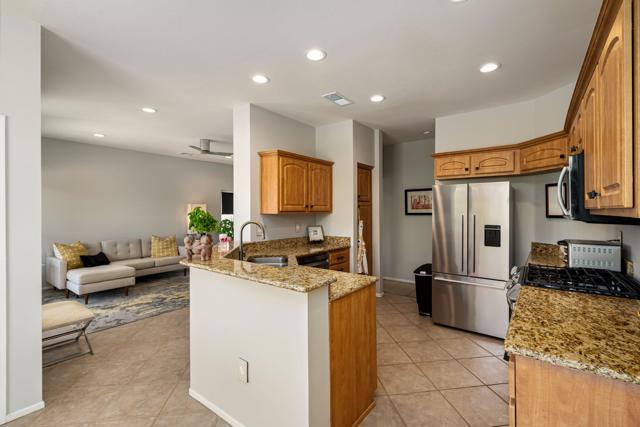 78902 Chardonnay Way, Palm Desert CA: https://media.crmls.org/mediaz/2db6e182-854c-4d72-9b14-292a937b2ff2.jpg