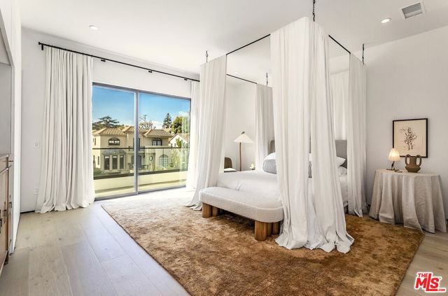 Drew Fenton | 324 S Medio Drive Los Angeles CA | MLS: 7084103