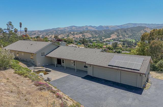 24935 Corte Poco, Salinas CA: https://media.crmls.org/mediaz/2dba293a-2d3e-44c8-865f-8e83e6df14d3.jpg