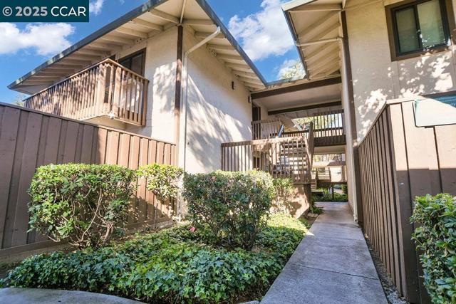 1701 Mahogany Way, Antioch CA: https://media.crmls.org/mediaz/2dbaaf1a-e313-4e61-b6ee-115aa001321b.jpg