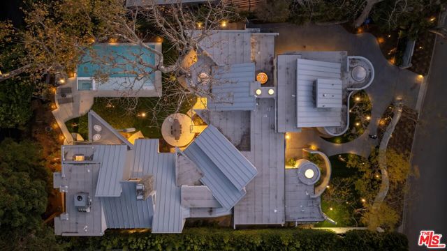720 Brooktree Road, Los Angeles CA: https://media.crmls.org/mediaz/2dbab807-60ae-4505-b778-b2ac4f354992.jpg