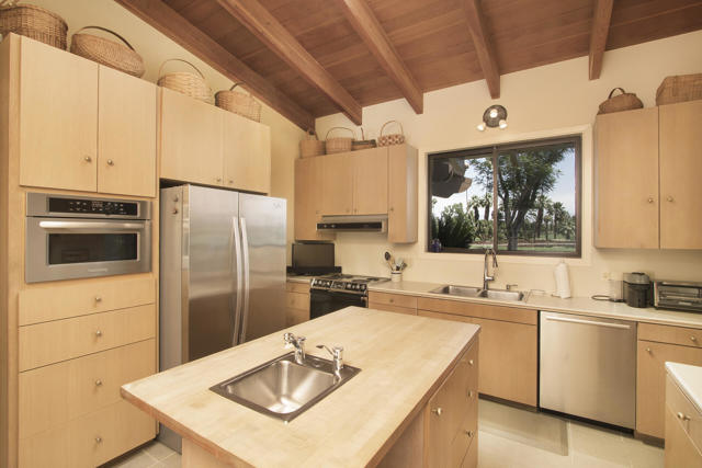 Image 17 of 63 For 70796 Fairway Drive