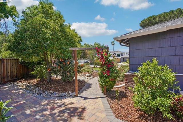 Image 40 of 55 For 14917 Berry Way