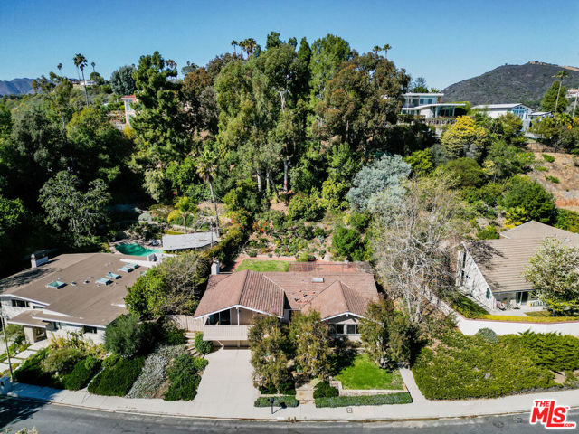 13443 Bayliss Road, Los Angeles CA: https://media.crmls.org/mediaz/2dbb3b09-e470-47bd-8081-4b489ffe8fdd.jpg