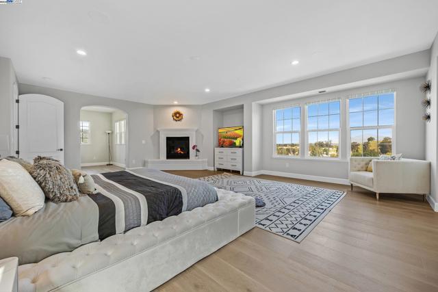 5719 Dimas Ct, Pleasanton CA: https://media.crmls.org/mediaz/2dbb5550-6123-4035-9423-dba51e0bd3f2.jpg
