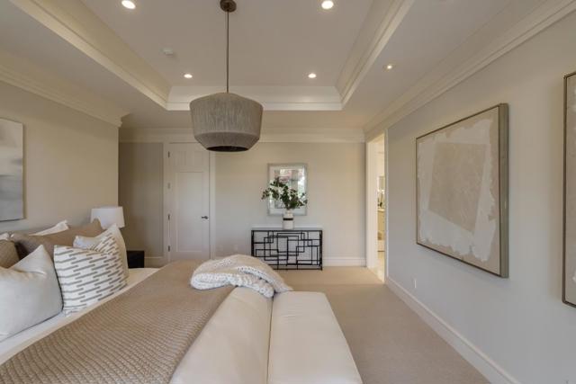 5 Redberry, Portola Valley CA: https://media.crmls.org/mediaz/2dbb7b22-88a3-4f9d-9026-42af0948dfe9.jpg