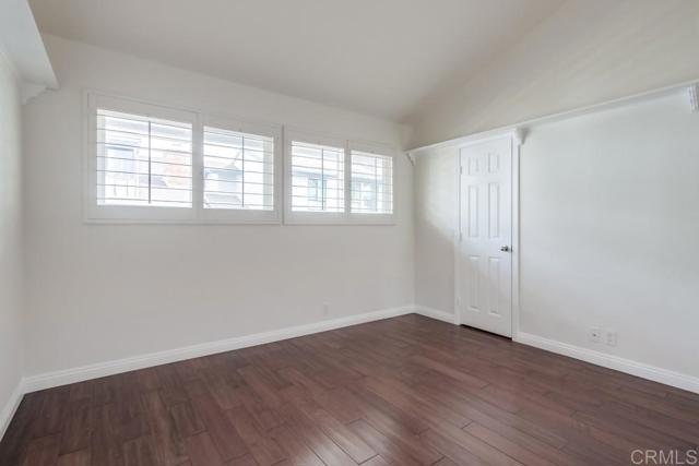 8037 Caminito Mallorca, La Jolla CA: https://media.crmls.org/mediaz/2dbb978c-fc36-4e48-805d-ea67b653d589.jpg