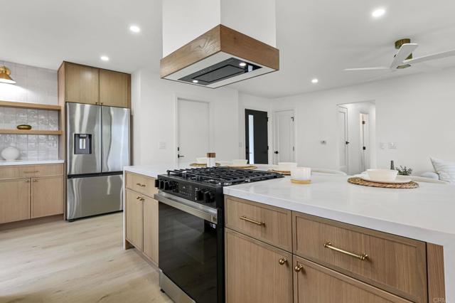 Detail Gallery Image 2 of 29 For 3942 Mount Acadia Bld, San Diego,  CA 92111 - 3 Beds | 2 Baths
