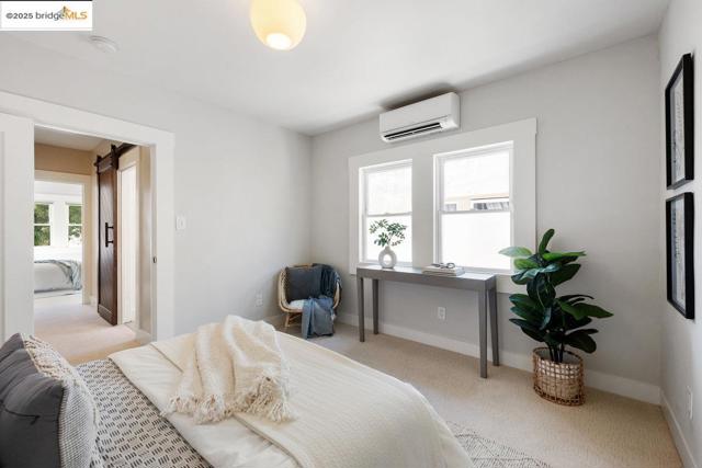 5344 Walnut St, Oakland CA: https://media.crmls.org/mediaz/2dbc4dc6-2171-44e1-bcbf-9eeaf474039e.jpg