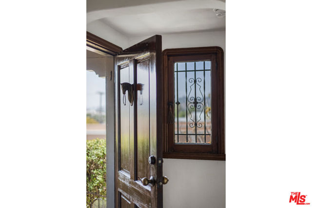 6105 Mount Angelus Drive, Los Angeles CA: https://media.crmls.org/mediaz/2dbc5edb-2afc-4c44-9e4b-f7b1ff6e9251.jpg