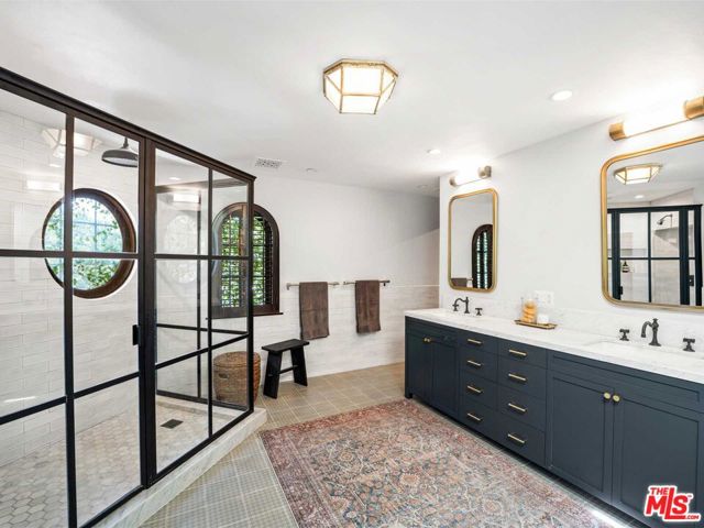 4057 Farmdale Avenue, Studio City CA: https://media.crmls.org/mediaz/2dbc662c-7691-4572-887b-ac526fd2f921.jpg