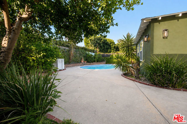 12773 La Maida Street photo 36