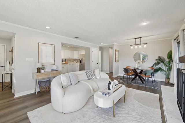 4273 Glazier Court, Concord CA: https://media.crmls.org/mediaz/2dbcc1f7-a6db-4da4-92ea-e279019bac0f.jpg