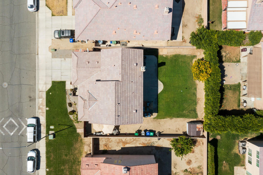 https://media.crmls.org/mediaz/2dbe000a-696a-4018-8aea-3a3f24f03460.jpg?preset=X-Large
