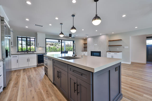 32299 Whispering Palms Trail, Cathedral City CA: https://media.crmls.org/mediaz/2dbe2548-b62a-4a24-99cf-cc18e45e75e3.jpg