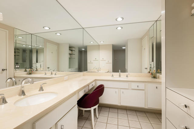 900 Island Drive, Rancho Mirage CA: https://media.crmls.org/mediaz/2dbe2a78-e1fb-4b76-bd26-13cf59f63324.jpg