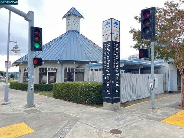 620 Kentucky St, Vallejo CA: https://media.crmls.org/mediaz/2dbe9cf9-5a44-4ff6-adad-b6b42a1a28a8.jpg