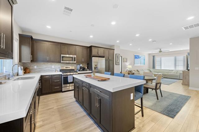 Detail Gallery Image 1 of 1 For 1579 Castillo Way #3,  Vista,  CA 92081 - 3 Beds | 3/1 Baths