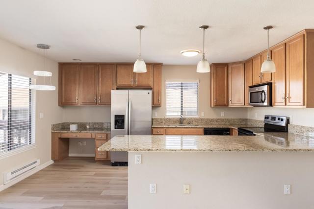 300 Glenwood Circle, Monterey CA: https://media.crmls.org/mediaz/2dc01bdf-091e-4bd9-b0a3-025557f42e8d.jpg