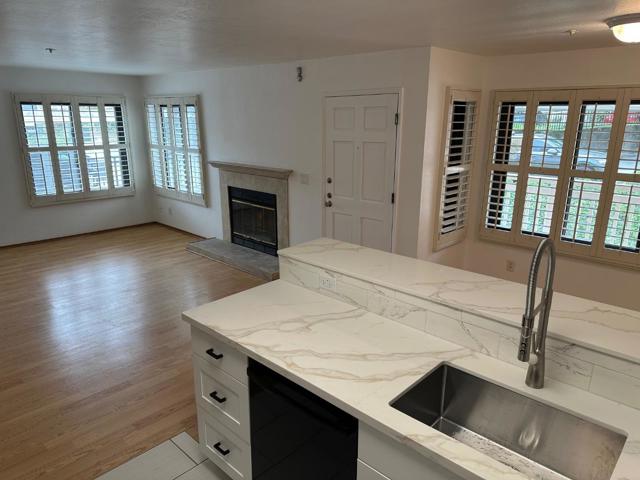 808 Red Leaf Court, San Francisco CA: https://media.crmls.org/mediaz/2dc01e7b-89a0-488e-a058-10edb21a2b0a.jpg