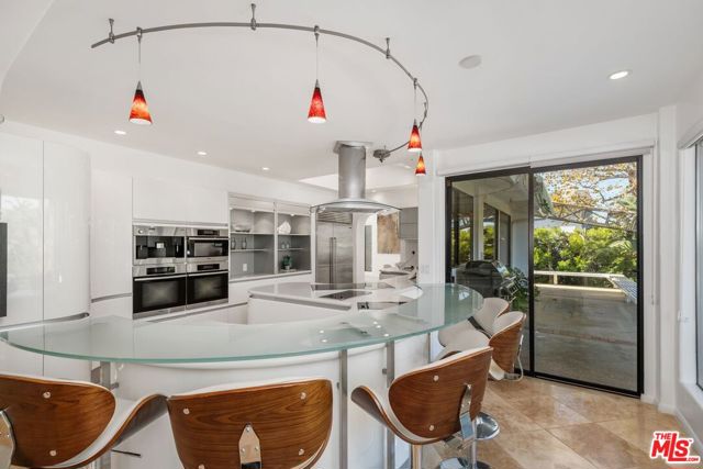 29417 Bluewater Road, Malibu CA: https://media.crmls.org/mediaz/2dc06337-6157-4a4d-82bb-96ec6c0fb28d.jpg