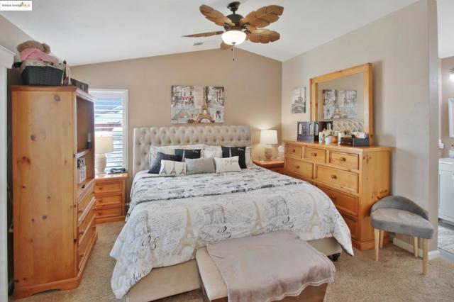 3050 Browning Ct, Brentwood CA: https://media.crmls.org/mediaz/2dc09dfe-c0f7-45b4-a061-449adf8c19fe.jpg