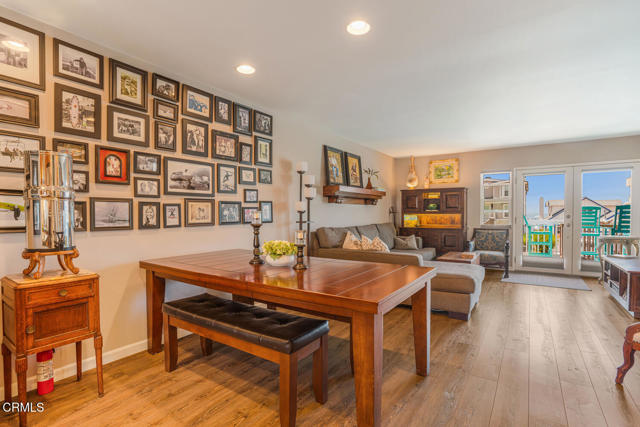 2120 Ocean Drive, Oxnard CA: https://media.crmls.org/mediaz/2dc0f461-aea4-4b0a-bcbc-a0747b7cfcb9.jpg