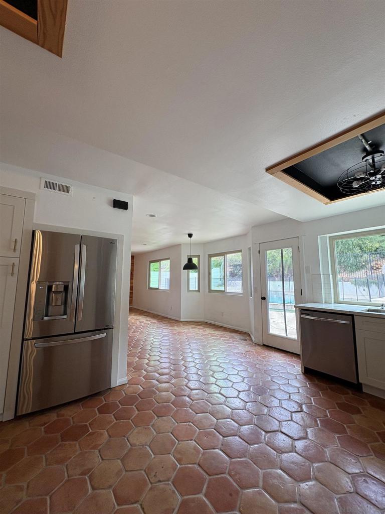 2735 Waterbury Way - photo 8
