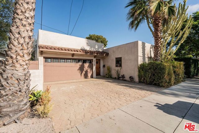 3718 S Barrington Avenue, Los Angeles CA: https://media.crmls.org/mediaz/2dc29e12-2e22-43b4-ac57-971550399a96.jpg