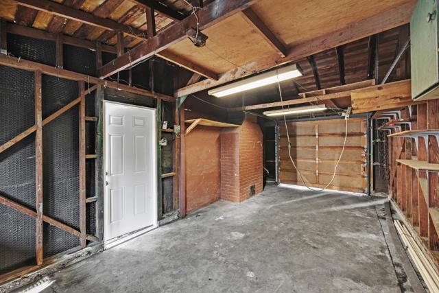 15741 Hesperian Boulevard, San Lorenzo CA: https://media.crmls.org/mediaz/2dc2b4e0-bef8-476e-8aec-dfbb46438b50.jpg