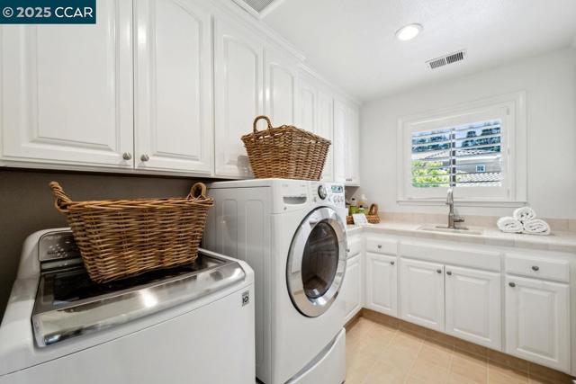 3369 Stage Coach Dr, Lafayette CA: https://media.crmls.org/mediaz/2dc2f98a-387e-43c0-b73a-a18d0fd943ea.jpg