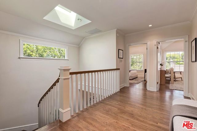 459 S Bentley Avenue, Los Angeles CA: https://media.crmls.org/mediaz/2dc3d4f3-fbbf-4ff7-b5c7-4bf96e301afe.jpg