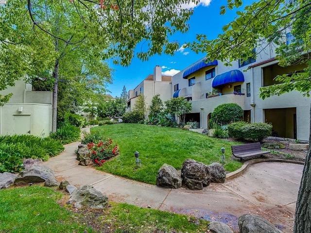 2561 Park Boulevard, Palo Alto CA: https://media.crmls.org/mediaz/2dc4a41e-1df5-41dd-88d2-0119c036b891.jpg