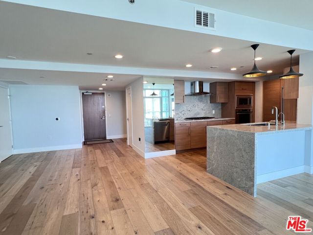 13650 Marina Pointe Drive, 1509 photo 5