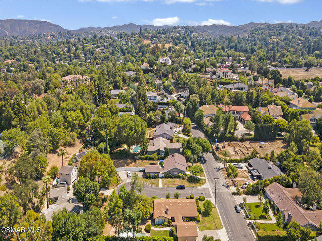5448 Bothwell Road, Tarzana CA: https://media.crmls.org/mediaz/2dc5636b-90e0-4832-9e84-e3ff2947a750.jpg