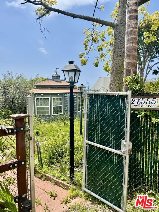 Drew Fenton | 27555 Pacific Coast Highway Malibu CA | MLS: 7292558