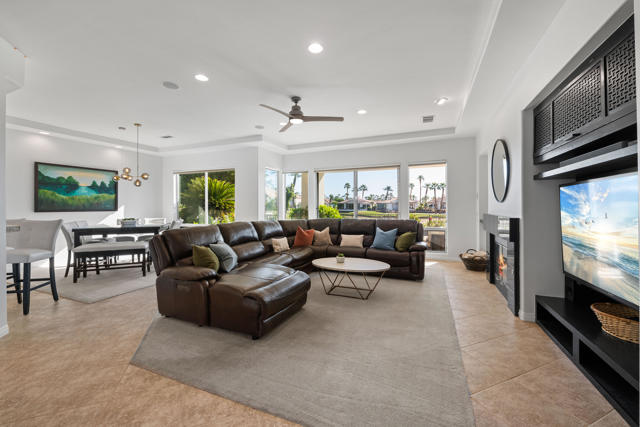 50500 Cypress Point Drive, La Quinta CA: https://media.crmls.org/mediaz/2dc5a870-659e-43f2-b2b4-14447ee8eb60.jpg