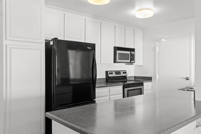 Detail Gallery Image 11 of 41 For 13544 Comuna Drive, Poway,  CA 92064 - 3 Beds | 2/1 Baths