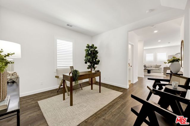 17028 Zion, Santa Clarita CA: https://media.crmls.org/mediaz/2dc75dc4-1f28-4914-b801-d0e07af2bcd4.jpg