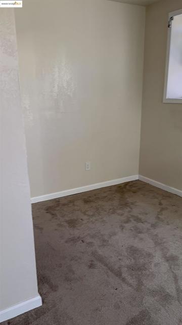 1525 Adeline St, Oakland CA: https://media.crmls.org/mediaz/2dc8101f-c3d9-477a-b933-4dcfb37a9e54.jpg