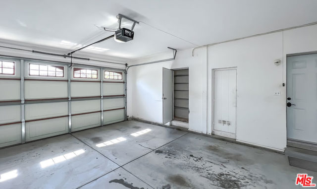117 Navajo Lane, Topanga CA: https://media.crmls.org/mediaz/2dc839d6-2c24-4be1-afe4-dd617834fd5f.jpg