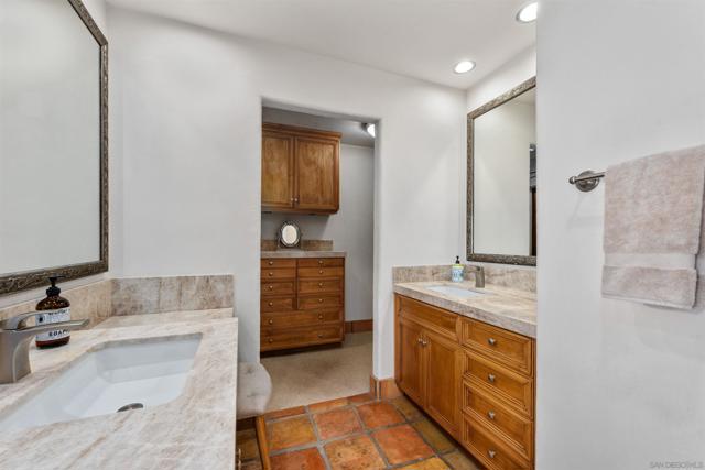 17156 Dos Hermanos, Poway CA: https://media.crmls.org/mediaz/2dc8535e-fc2b-461d-aed7-25cdc4bea1fc.jpg