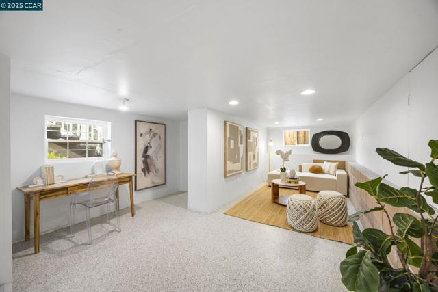 110 Twin Peaks Drive, Walnut Creek CA: https://media.crmls.org/mediaz/2dc8b2d2-dcfa-4ad5-9ad1-5776e345784f.jpg