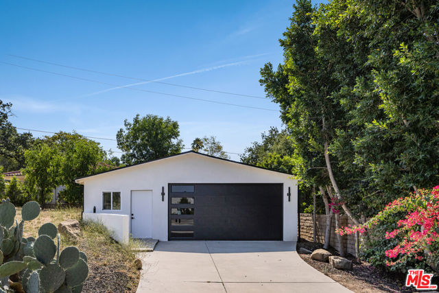 9425 Gierson Avenue, Chatsworth CA: https://media.crmls.org/mediaz/2dc9820c-17fa-4878-990e-45289f7c6c5f.jpg