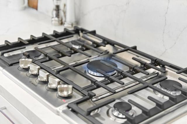 2175 Quesada Avenue, San Francisco CA: https://media.crmls.org/mediaz/2dc9b32e-37ac-4d11-afb2-ebfb40e0b6f7.jpg