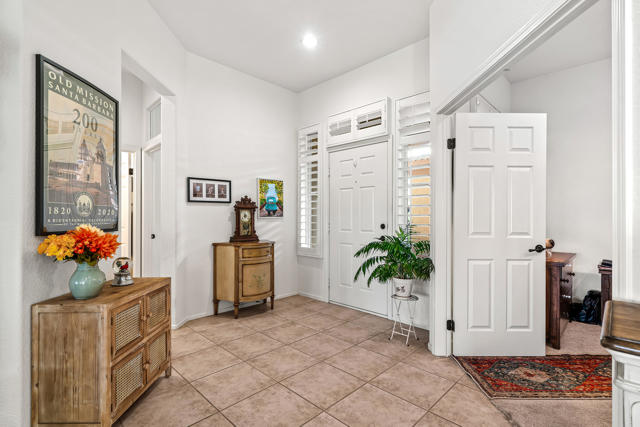 80474 Muirfield Drive, Indio CA: https://media.crmls.org/mediaz/2dc9d0f3-1876-4b7b-a423-56cadcb92ac1.jpg