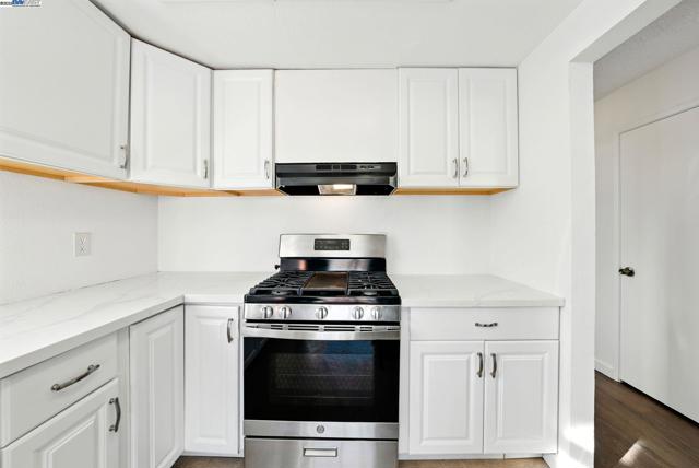 2524 Brazil Ct, Antioch CA: https://media.crmls.org/mediaz/2dca65ff-10c1-4d78-a095-a480d339200c.jpg