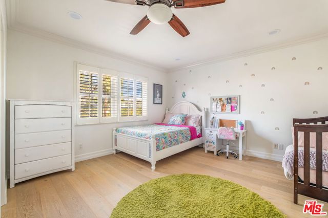 3942 Glenridge Drive, Sherman Oaks CA: https://media.crmls.org/mediaz/2dca7b86-39b0-4722-8204-1da9bc8d7ae8.jpg