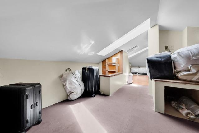 1024 Berkeley Avenue, Menlo Park CA: https://media.crmls.org/mediaz/2dcd4315-fd1a-4083-983e-64f015e83b20.jpg