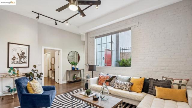 958 28th ST, Oakland CA: https://media.crmls.org/mediaz/2dcdb7db-0ac4-45a8-be36-c210f83d539e.jpg